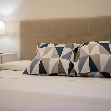 Casa Angela, A Few Steps From The Sea דירה