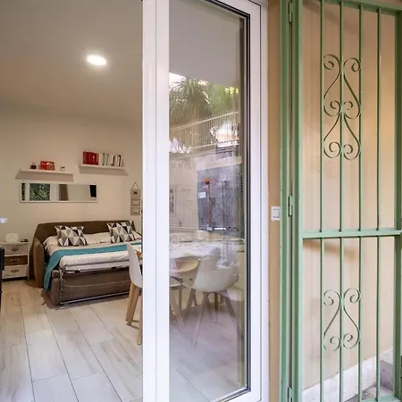 Casa Angela, A Few Steps From The Sea דירה *